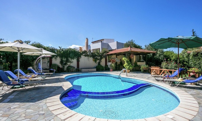 Stamnoi Villa | Villa in Heraklion with Private Pool & Beaches