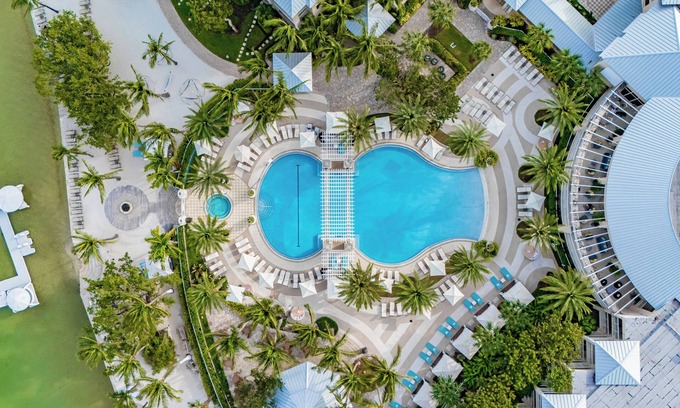 Rock Harbor Villa | Villa in Key Largo – Pool & Beach Club