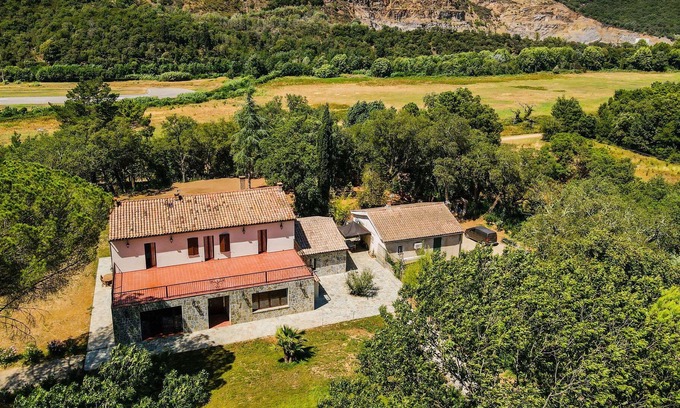 La Mole Villa | Villa in La Môle with 6 bedrooms sleeps 12