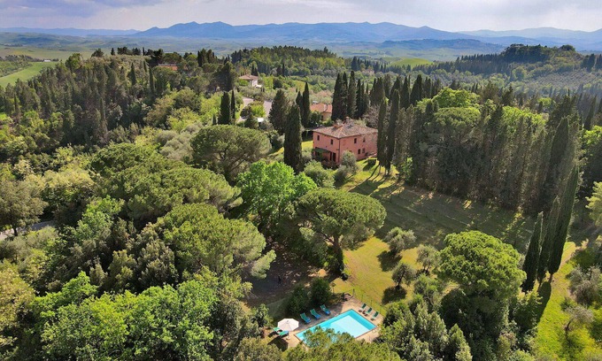 Montelopio Villa | Villa in Montelopio with 6 bedrooms sleeps 12