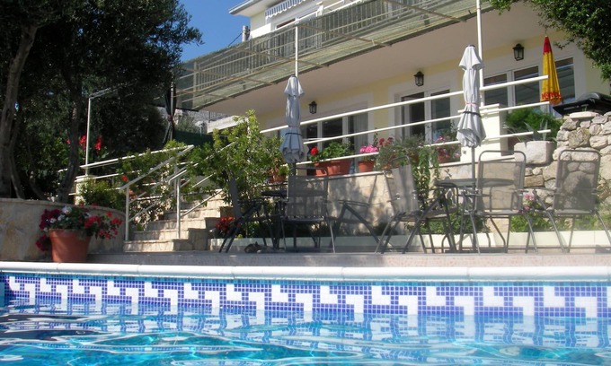 Podgora Apartment | Villa in Podgora with pool, sea view, quiet location, for 2-6 people, free WiFiI