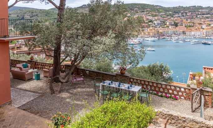 Porto Santo Stefano Villa | Villa in Porto Santo Stefano with 4 bedrooms sleeps 8