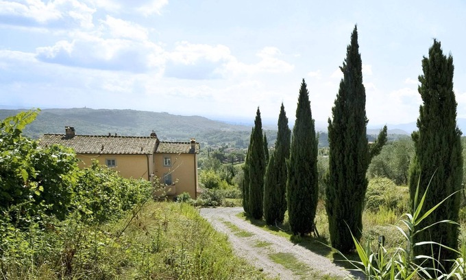 Capannori Villa | Villa in San Gennaro with 6 bedrooms sleeps 11