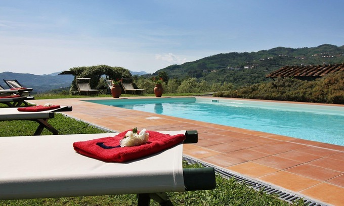 Capannori Villa | Villa in Segromigno In Monte with 6 bedrooms sleeps 12