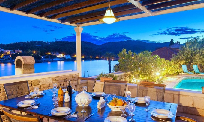 Sumartin Villa | Villa in Selca with Pool near Adriatic Sea