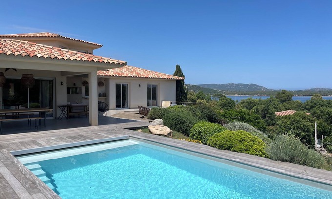 Porto-Vecchio House | Villa in the bay of Porto Vecchio directly by the sea with pool