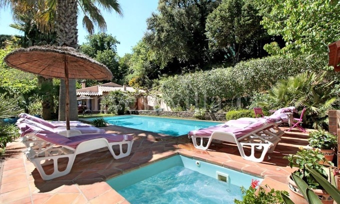 La Garde-Freinet House | Villa in the heart of chestnut groves