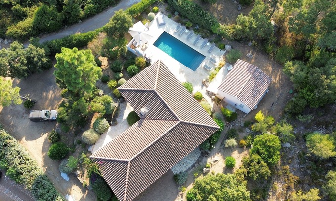 Lecci Villa | VILLA + independent STUDIO with all comforts 4CH 3SDB + private swimming pool