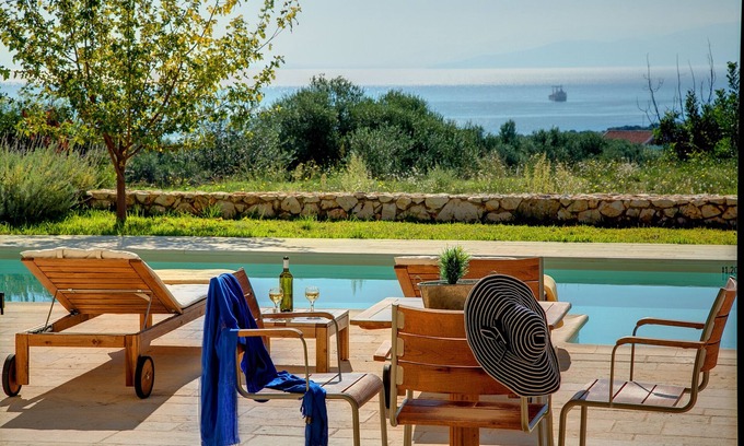 Karavados Villa | Villa 'Ippokampos Ideales Resort' with Sea View, Wi-Fi and Air Conditioning