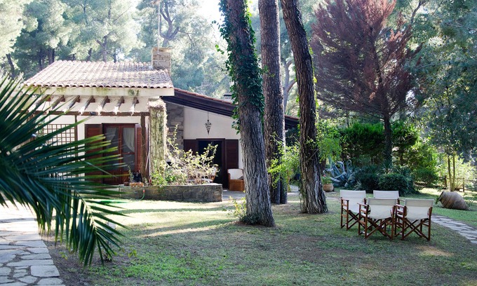 Kassandra House | Villa Iris with Garden and Pool by JJ Hospitality-