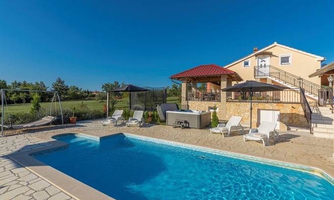 Nova Vas Villa | Villa Ivda with Pool in Nova Vas