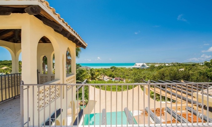 Ocean Point Villa | Villa Jasmine blends indoor/outdoor living with a lovely Mediterranean decor.