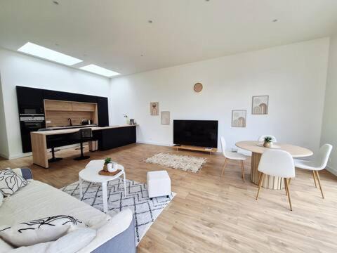 Bruz Villa | Villa Kerluz - sleeps 6 in great comfort