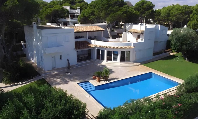 Cala d'Or Villa | Villa 'La Chamade' with Sea View, Private Pool and Wi-Fi
