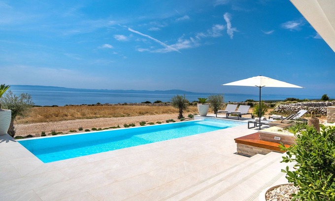 Novalja Villa | Villa La Isla with Pool V