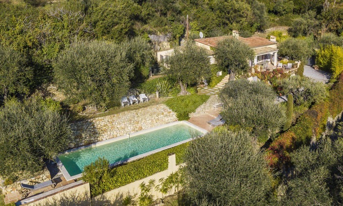 Chateauneuf-Grasse Villa | Villa La Lavande Has A Heated Pool And Magnificent Sea, Golf And Mountain Views