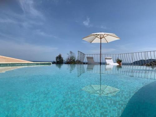 Mandelieu-La-Napoule Villa | Villa la Roche Cannes, Meerblick, Salzwasserpool, Sauna