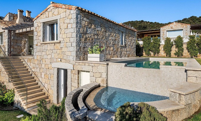 Castiadas Villa | Villa 'Laccus 6' with Sea View, Wi-Fi and Air Conditioning