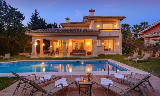 Marbella Villa | Villa Las Chapas Playa