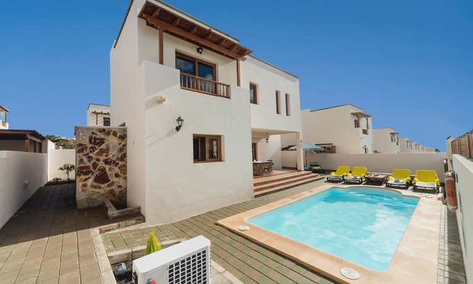 Costa Teguise Villa | Villa Las Salinas: Large Heated Private Pool, Walk to Beach, A/C, WiFi