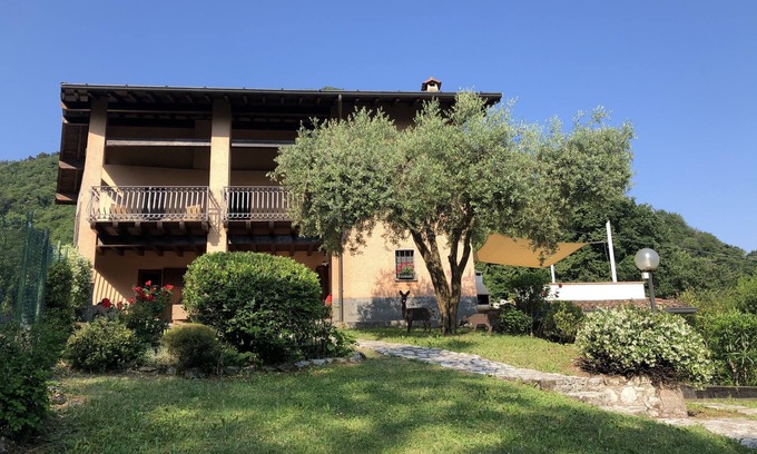 Paratico Villa | VILLA LE FONTANELLE private pool, air conditioning, lake view, Netflix, wifi,BBQ