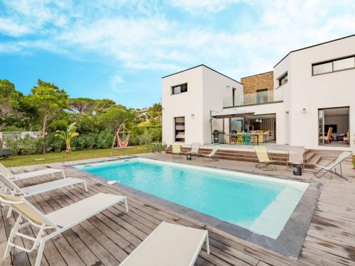 Les Issambres Villa | Villa Les Girelles by Interhome