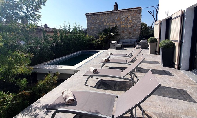 Lorgues Villa | Villa Les Pierres d'Antan with swimming pool and jacuzzi