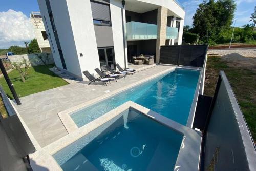 Basanija Villa | Villa Lighthouse mit Pool und Jacuzzi