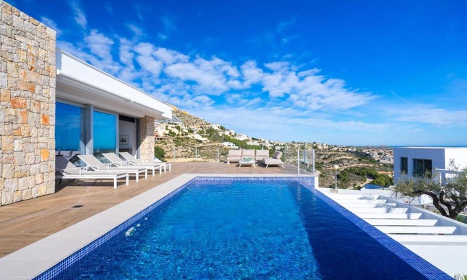 Cumbre del Sol Villa | Villa Lirios by Interhome