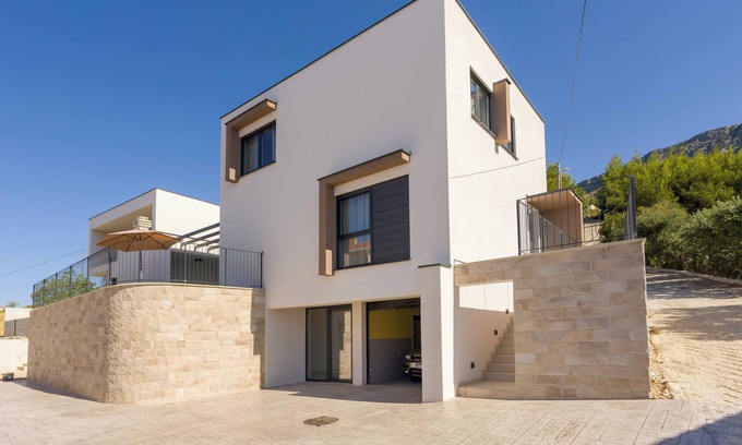 Dugi Rat Villa | Villa Logos