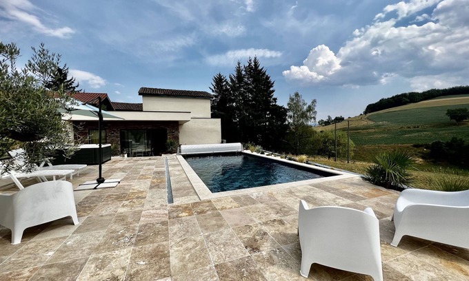 Saint-Heand Villa | Villa Loma - Swimming pool & SPA