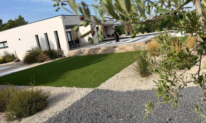 Les 3 Ponts Villa | VILLA LUMIERE