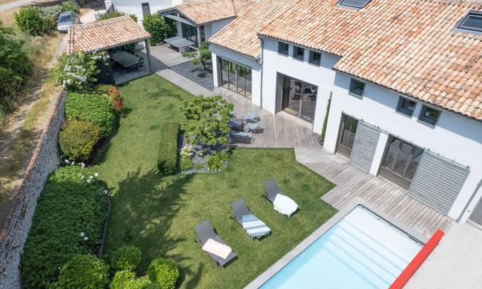 Le Bois-Plage-en-Re Villa | Villa Mélo Ré - Heated Pool - Luxury