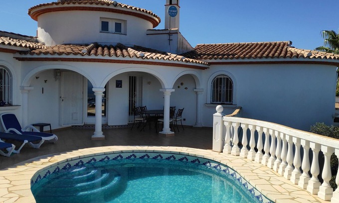 Monte Pego Villa | Villa 'Ma-Nita' with Sea View, Wi-Fi and Air Conditioning