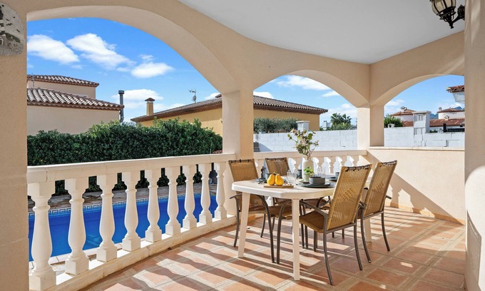 Miami Platja Villa | Villa "Manuela" with Pool & Terraces