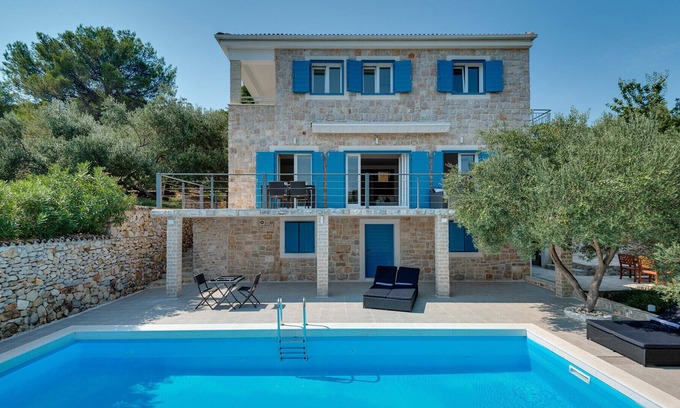 Prvic Luka Villa | Villa Marceline nearby Sibenik – Crovillas GmbH