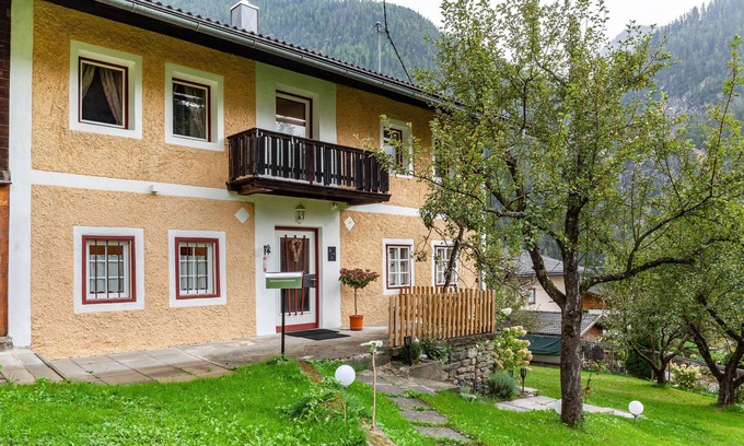 Anras House | Villa 'Maria' with Mountain View, Private Terrace and Wi-Fi