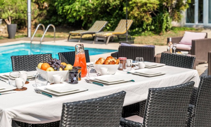 Roquefort-les-Pins Ski Chalet | Villa Mazal Pool & Peace in Roquefort-les-Pins