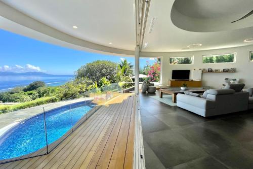Punaauia Villa | Villa Menemene one of a kind place in Tahiti