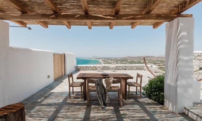 Maragas Villa | Villa Mihail is luxury suite by the sea
