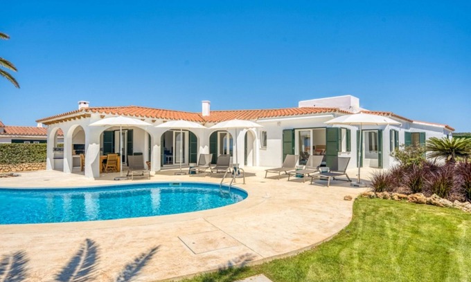 Marina de Son Ganxo Villa | VILLA MILA - Magnificent villa with private pool in Marina de Son Ganxo and free WiFi.