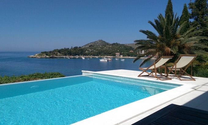 Mlini Apartment | Villa Mirjana - One Bedroom Apartment with Terrace and Side Sea View (Taverna)