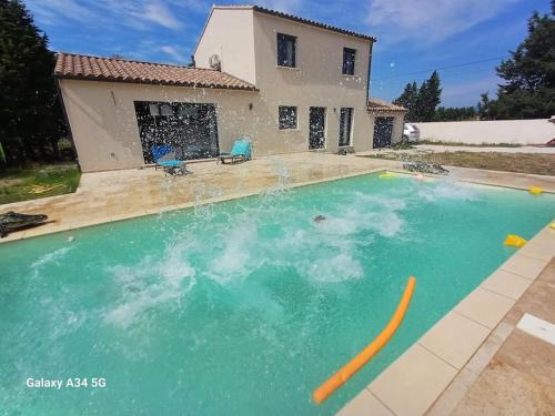 Monteux Villa | Villa moderne avec piscine