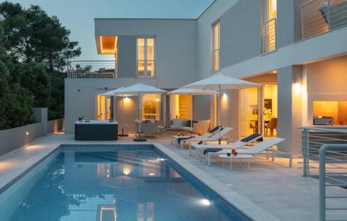 Blato Villa | VILLA MON AMOUR by Villas Guide