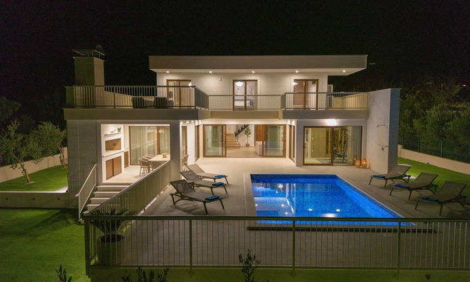 Kastela Villa | Villa Mood with Pool near Split and Trogir
