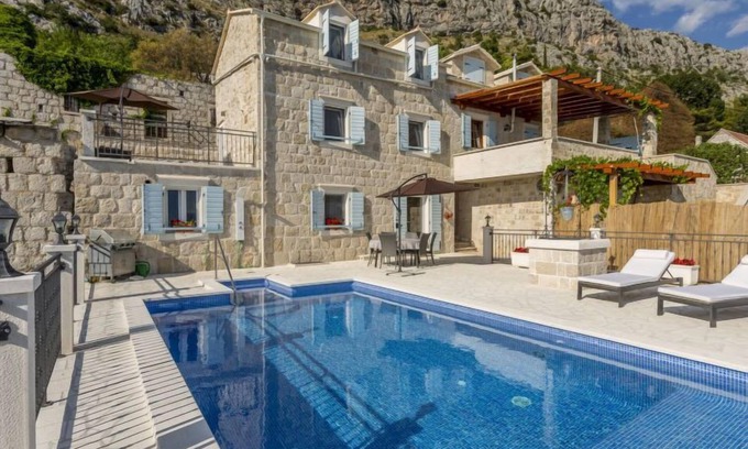 Jesenice House | Villa Nareste by Interhome