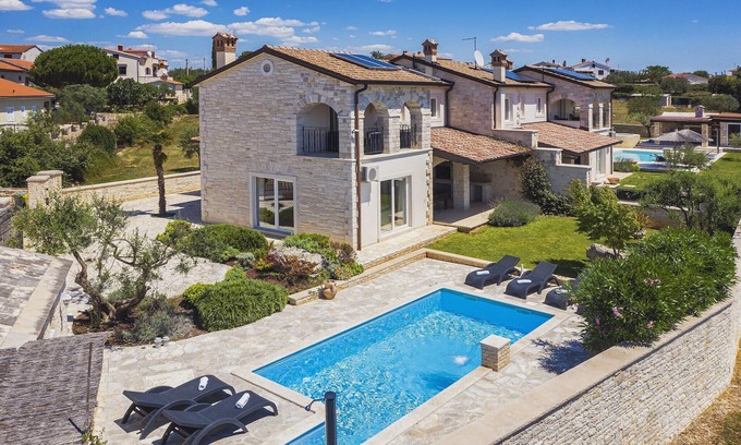 Rovinjsko Selo Villa | Villa near Rovinj with Pool and Sea Views