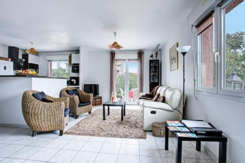 Montady Villa | Villa Neptune jardin garage