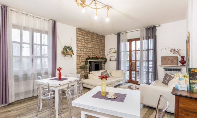 Castelnuovo del Garda Villa | Villa "Nest" with Private Terrace, Private Garden & Wi-Fi