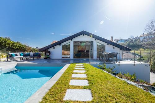 Saint-Jean-de-Luz Villa | Villa Olaina - Villa climatisée avec piscine